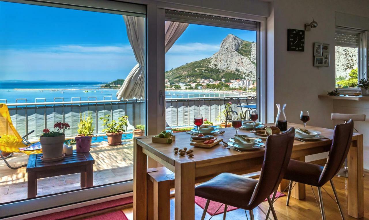 Cozy Apartments With Seafront Terraces Omiš Exterior foto